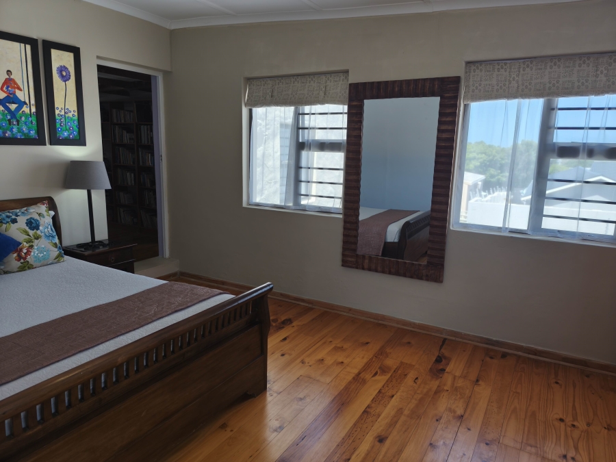 5 Bedroom Property for Sale in Perlemoenbaai Western Cape